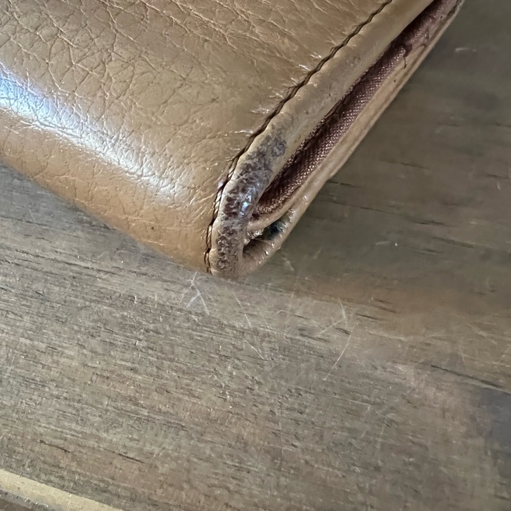 Fossil Checkbook Wallet In Very Good Condition. M… - image 6